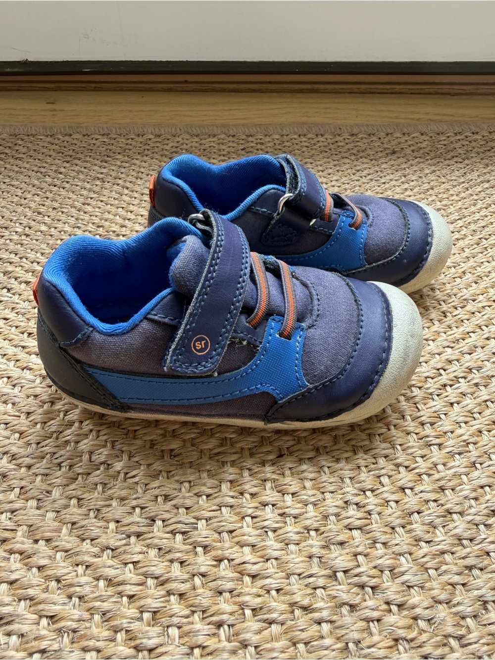 Stride Rite Soft Motion Kylin Sneakers – Toddler Size 6 (Navy/Blue) - Picture 2 of 9